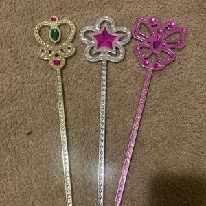 Melissa & Doug play wands (3) used in good condition